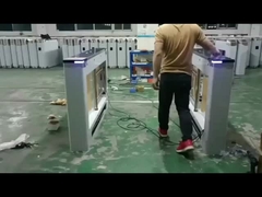 Porta a giradischi d'altissima qualità con sistema di controllo degli accessi per una gestione efficiente della folla